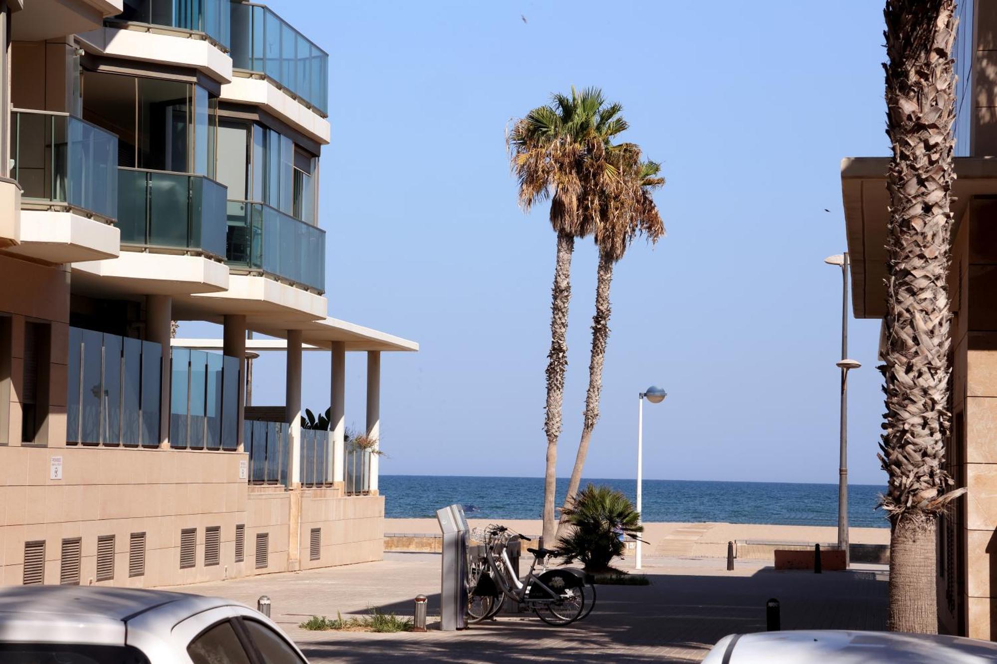 Apartamento Dos Habitaciones Primera Linea De Playa Valencia Luaran gambar