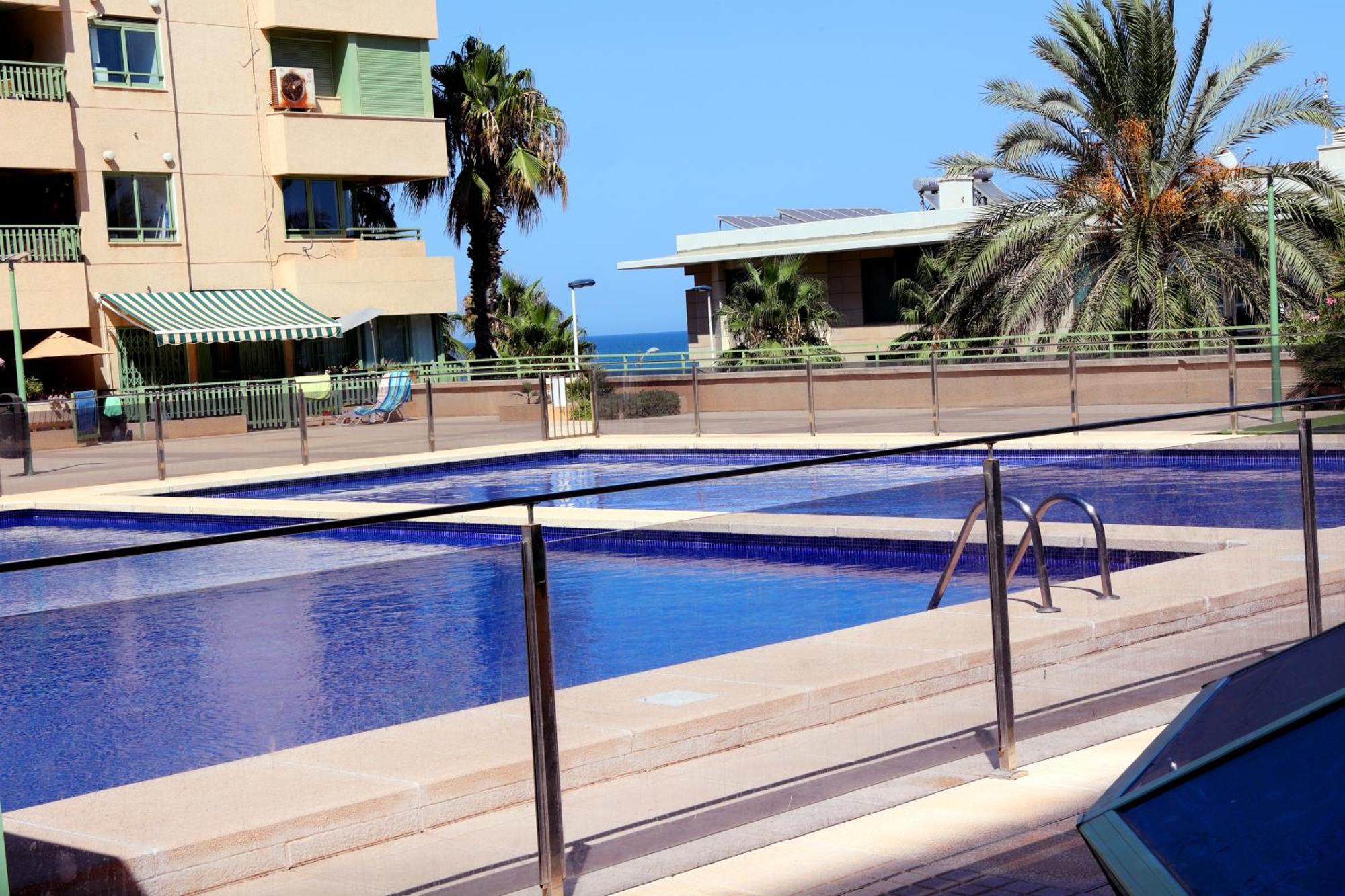 Apartamento Dos Habitaciones Primera Linea De Playa Valencia Luaran gambar